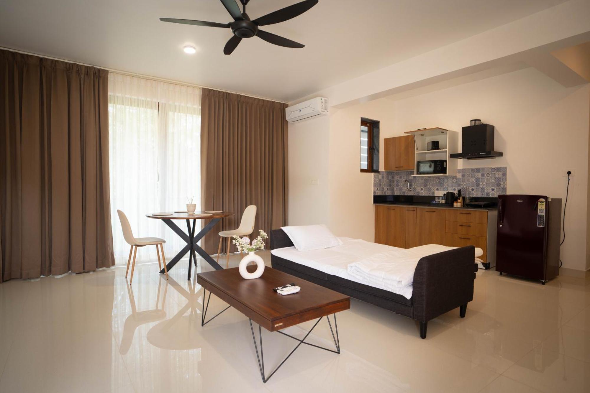 Mistral By The Sea Aparthotel บีนอลิม ภายนอก รูปภาพ