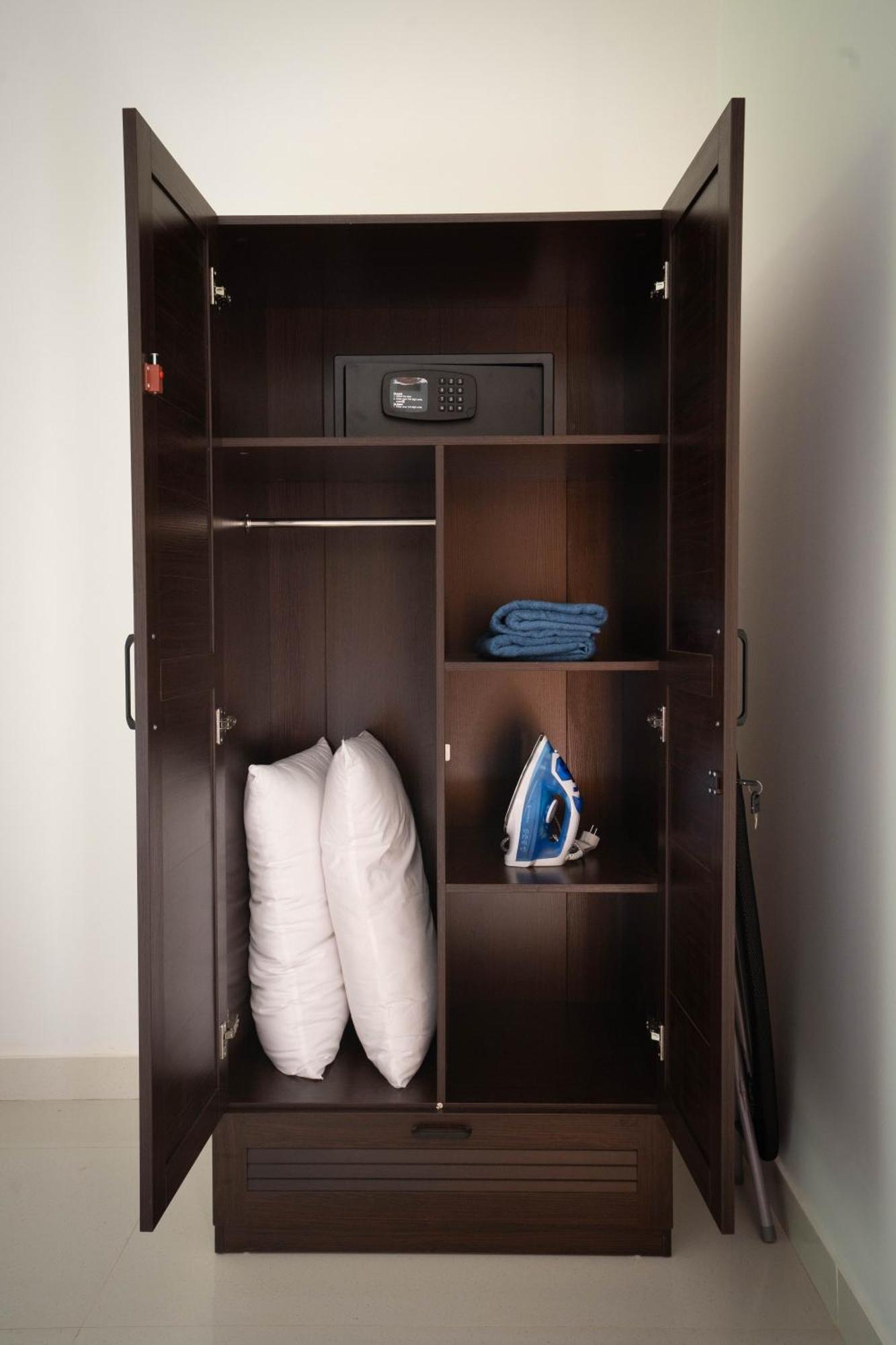 Mistral By The Sea Aparthotel บีนอลิม ภายนอก รูปภาพ