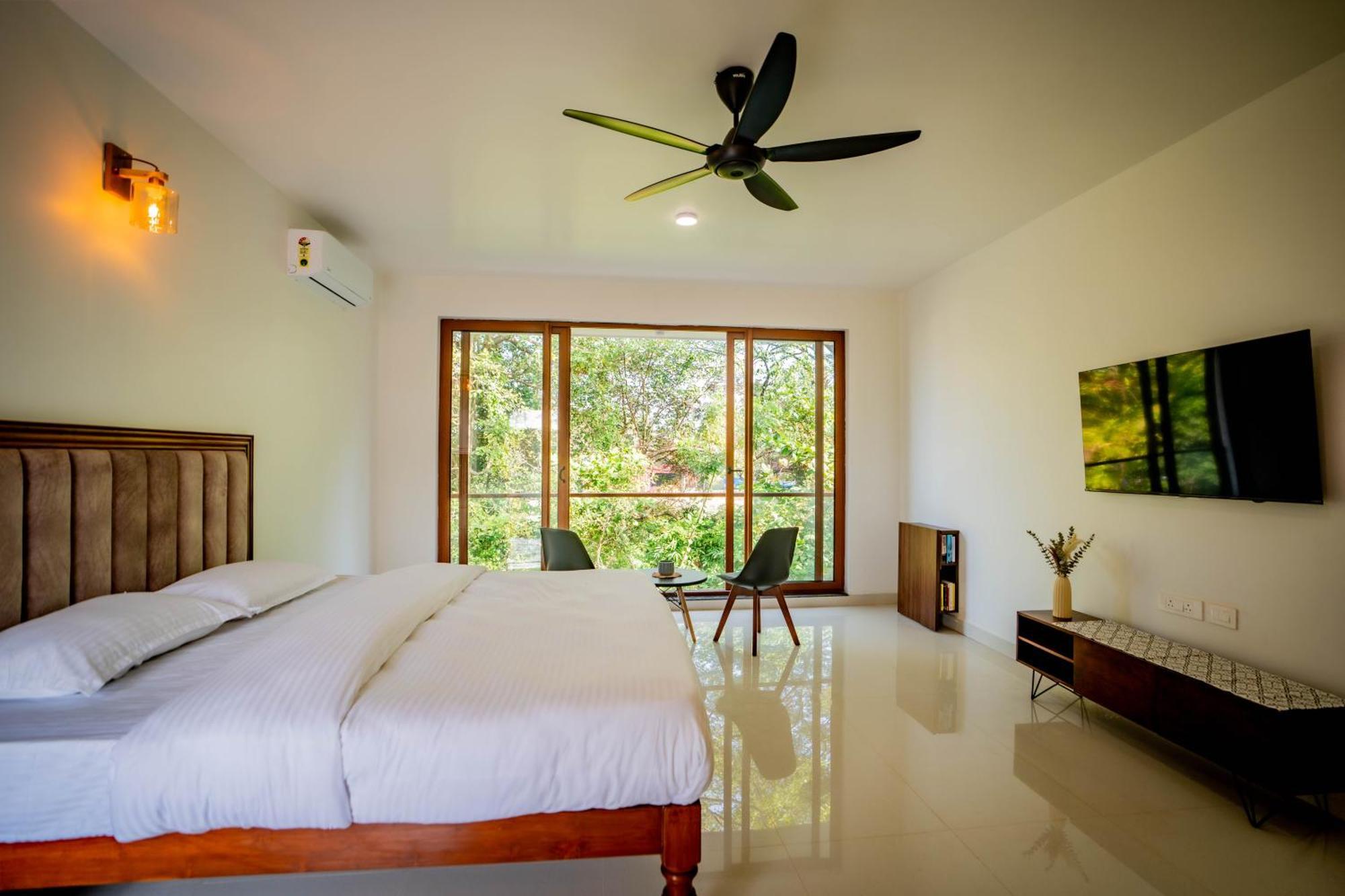 Mistral By The Sea Aparthotel บีนอลิม ภายนอก รูปภาพ