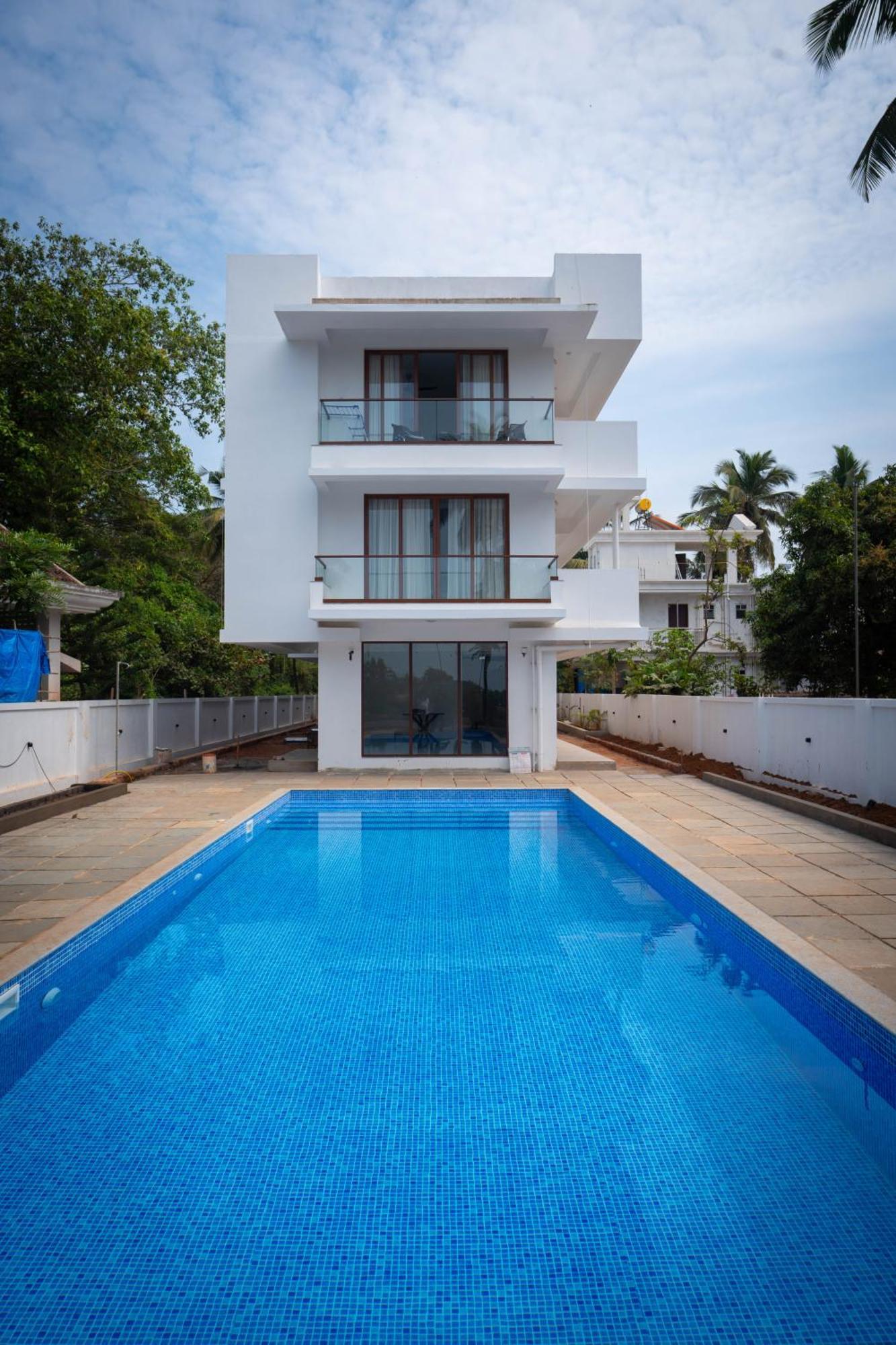 Mistral By The Sea Aparthotel บีนอลิม ภายนอก รูปภาพ