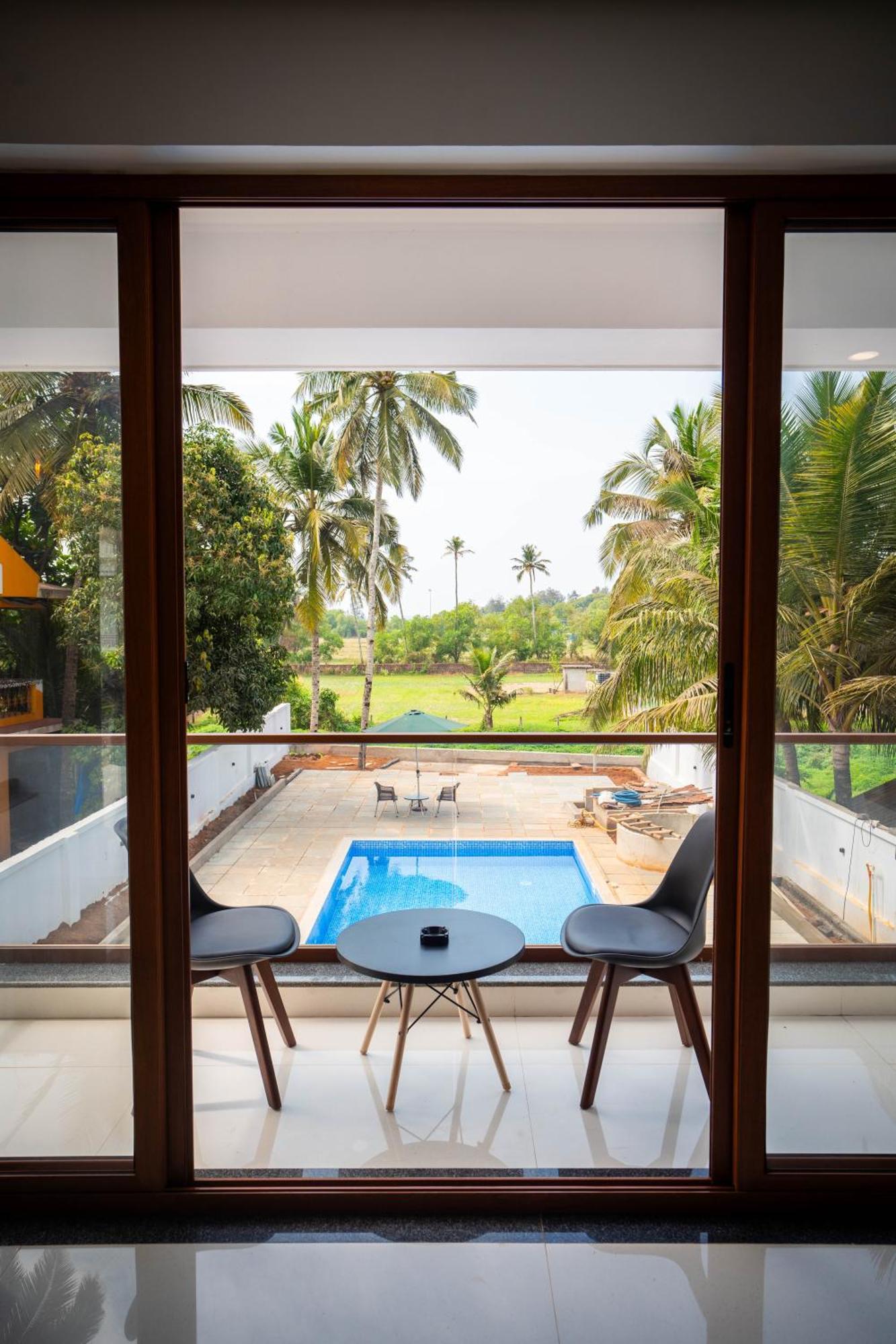 Mistral By The Sea Aparthotel บีนอลิม ภายนอก รูปภาพ