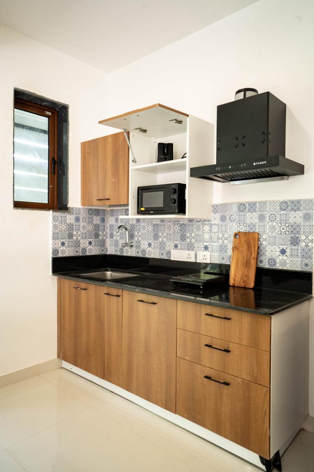 Mistral By The Sea Aparthotel บีนอลิม ภายนอก รูปภาพ