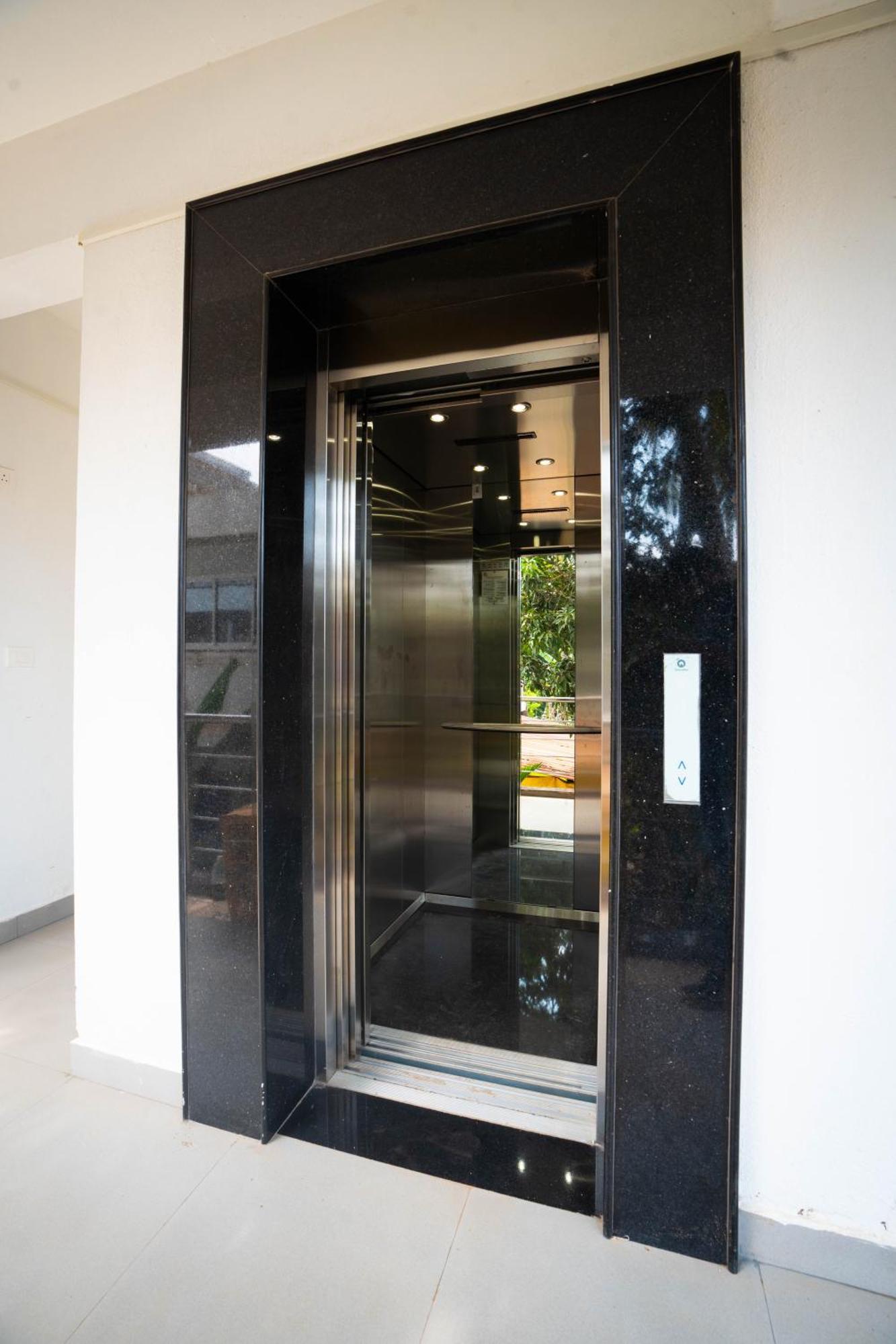 Mistral By The Sea Aparthotel บีนอลิม ภายนอก รูปภาพ