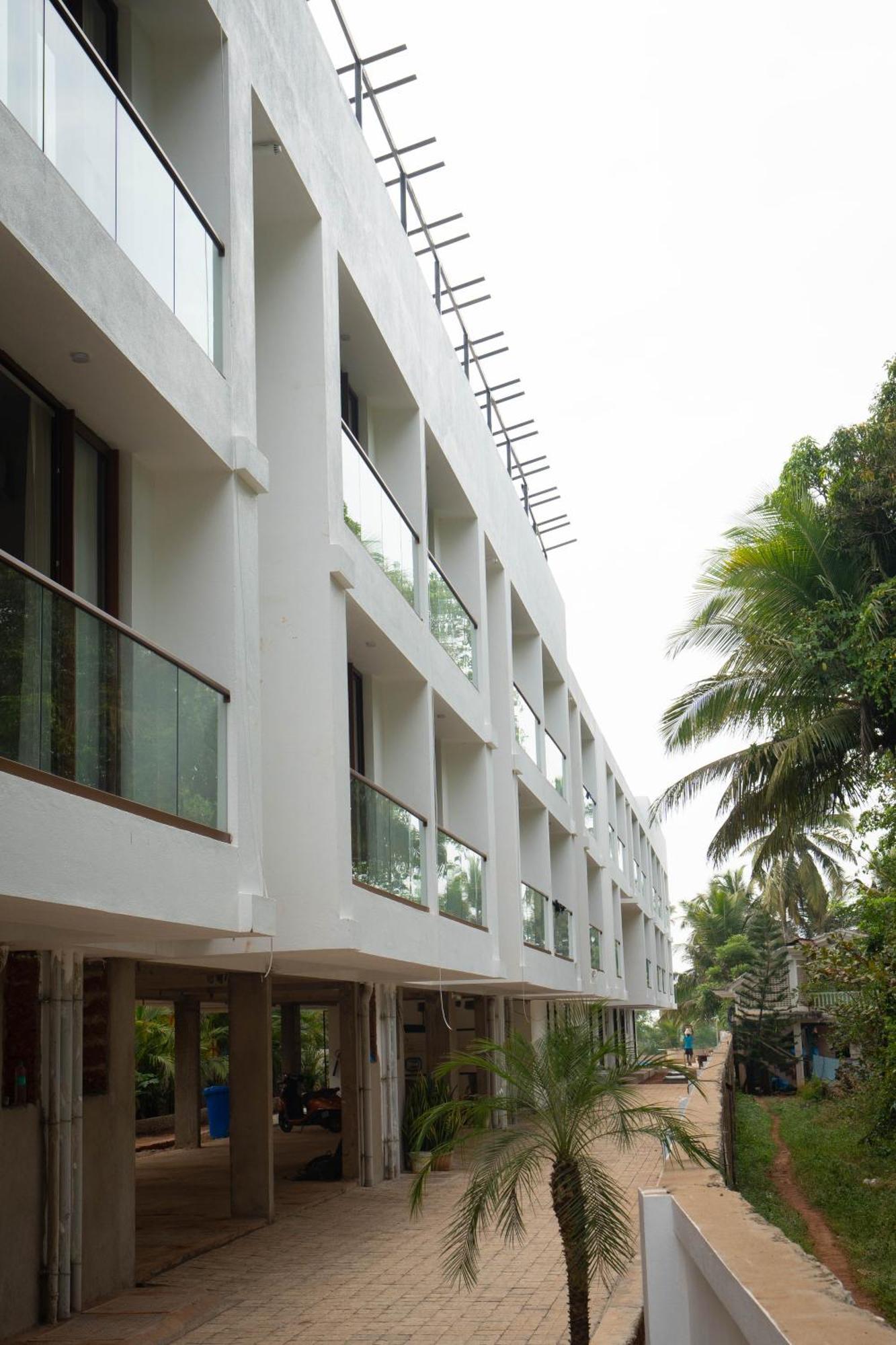 Mistral By The Sea Aparthotel บีนอลิม ภายนอก รูปภาพ