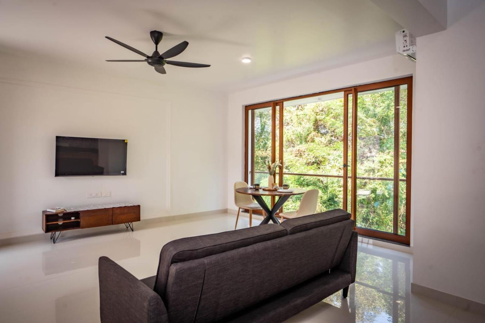 Mistral By The Sea Aparthotel บีนอลิม ภายนอก รูปภาพ